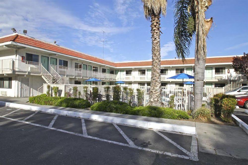 Park Inn By Radisson, Modesto Exteriér fotografie