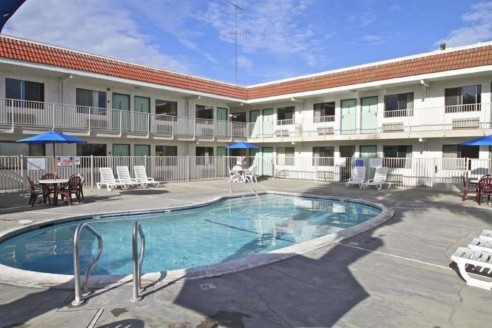 Park Inn By Radisson, Modesto Exteriér fotografie